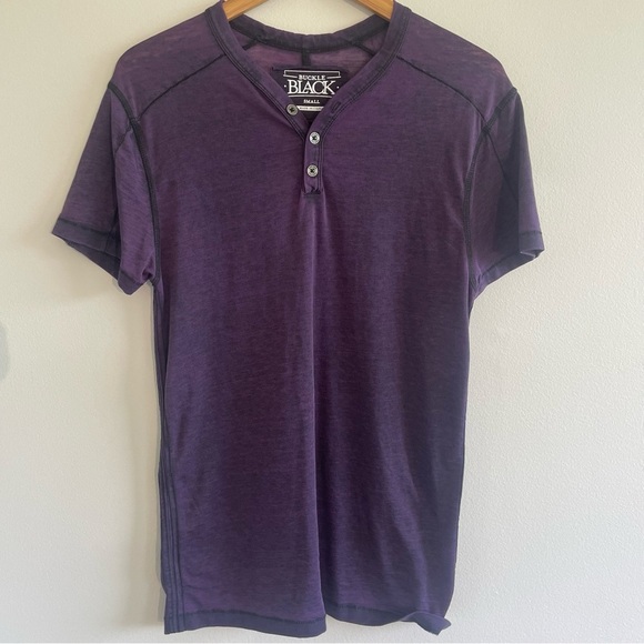 Buckle Black Men's Untouched Henley Black Radiant Orchid Size Small - Picture 1 of 11
